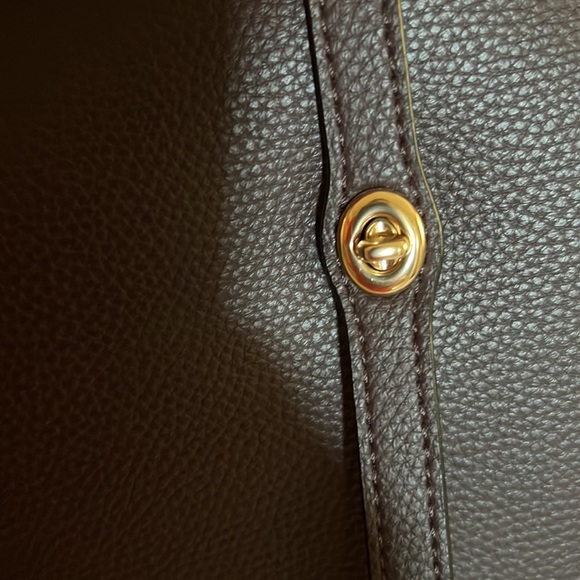 Coach Medium Bag Burgundy color - Picture 7 of 11